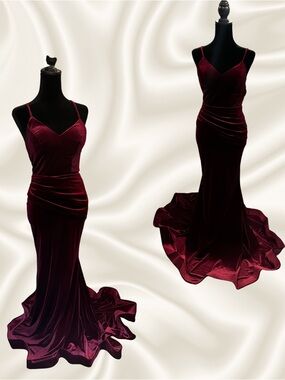Elegant Burgundy Velvet Evening Gown